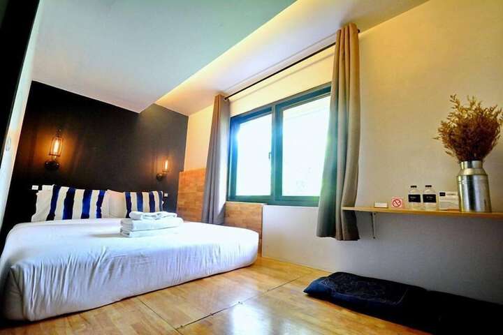 Room 28 of 52
