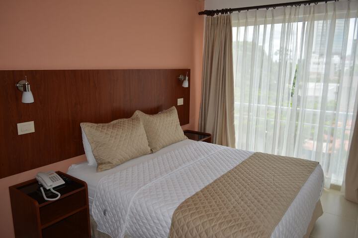 Room 27 of 122
