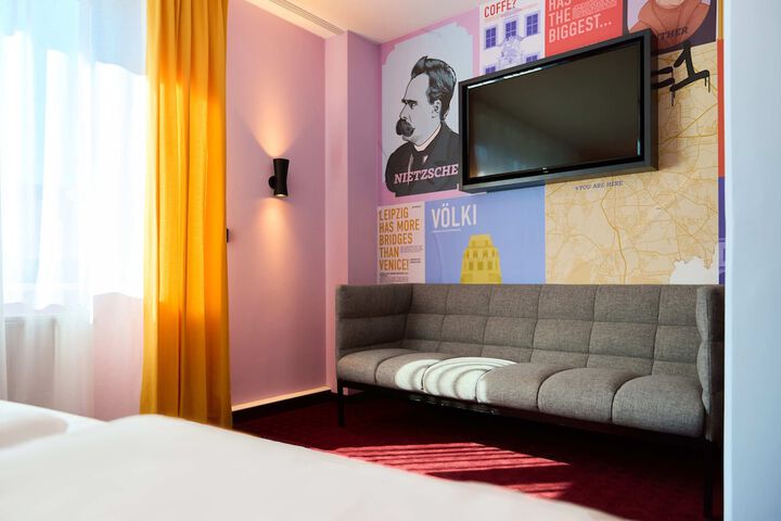 Room 27 of 51