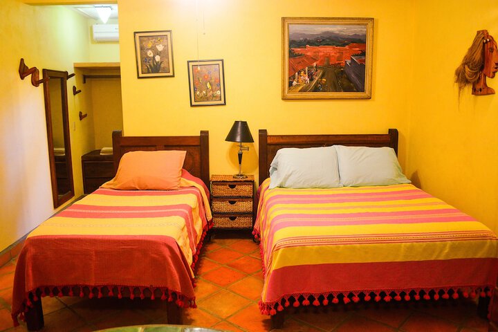 Room 9 of 285