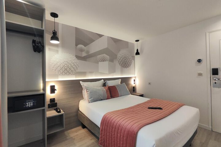 Room 21 of 57