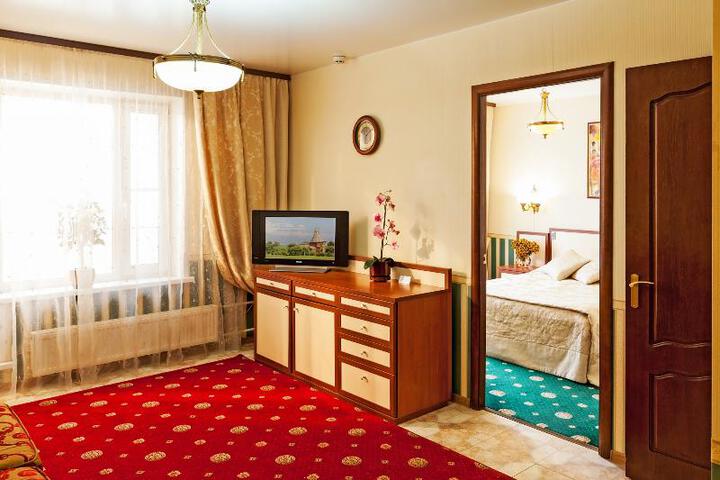 Room 3 of 10