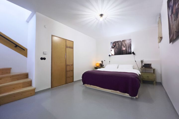 Room 48 of 131