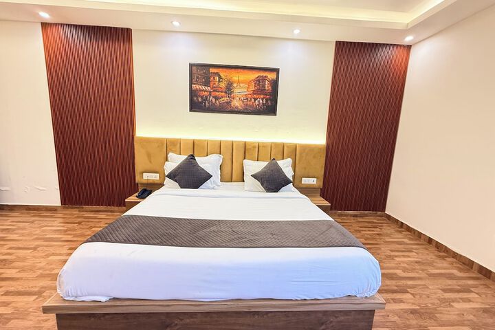 Room 15 of 40