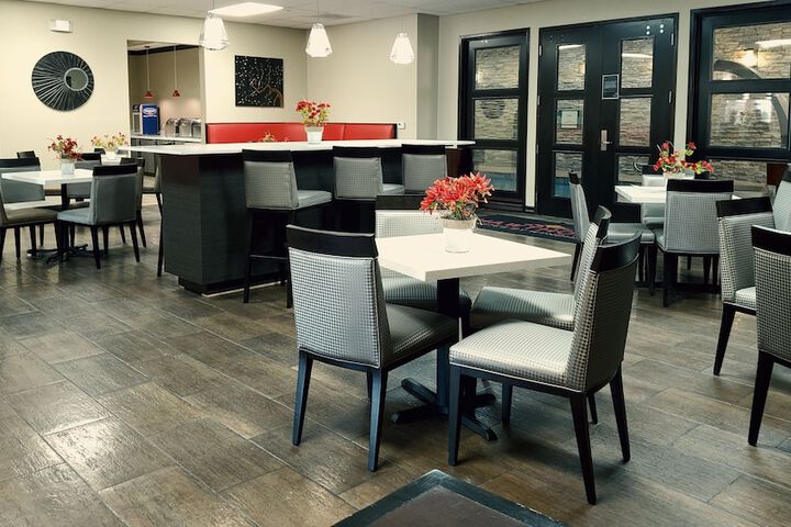 Lobby lounge