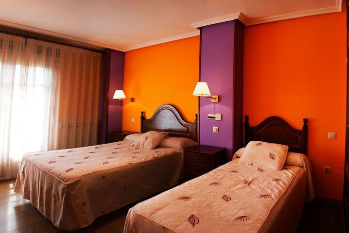 Room 6 of 34