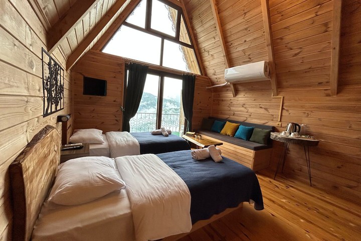 Room 2 of 26