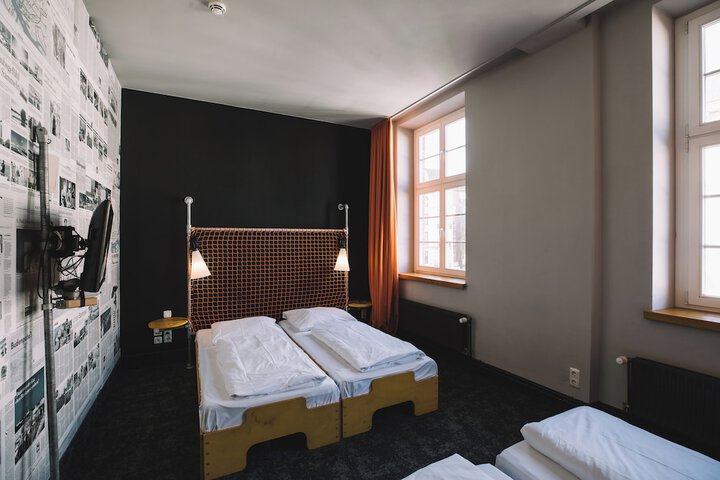 Room 32 of 75