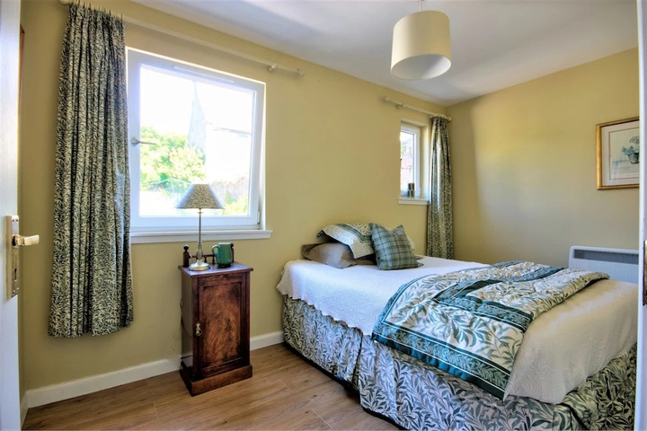 Room 5 of 17