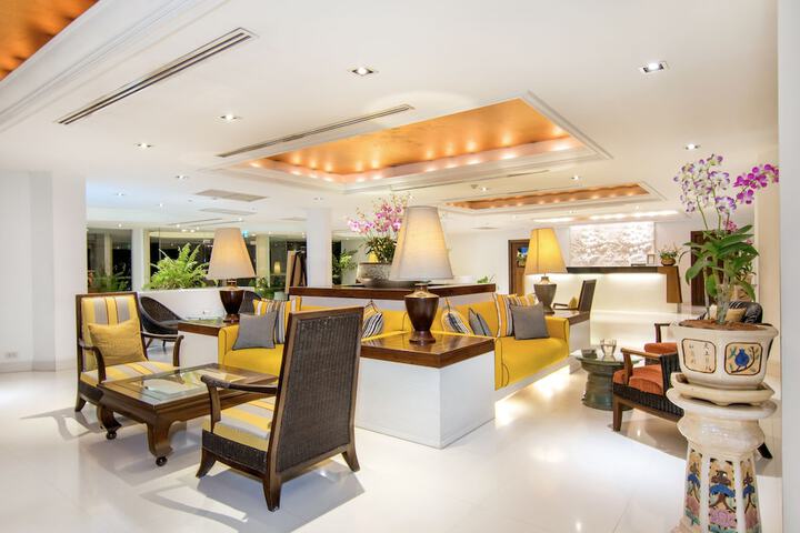 Guest Lobby