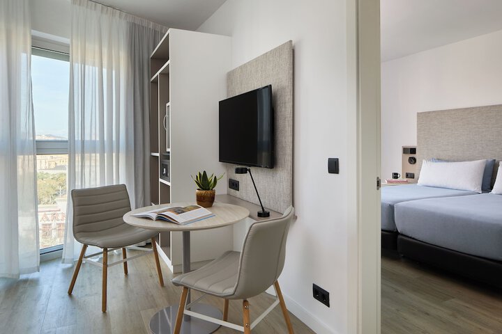Room 27 of 109