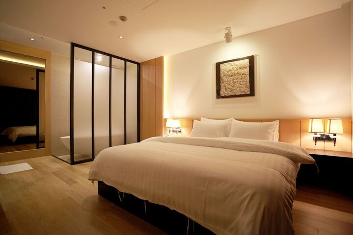 Room 60 of 176