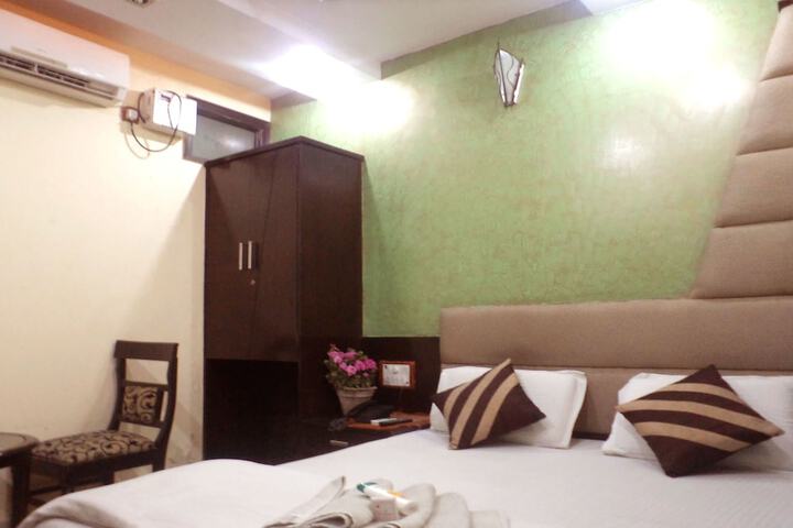 Room 10 of 35