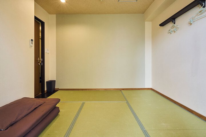 Room 30 of 77