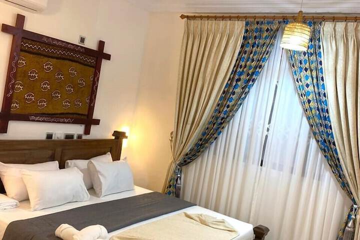Room 28 of 89