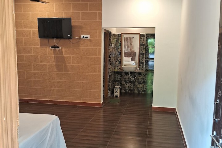 Room 10 of 52