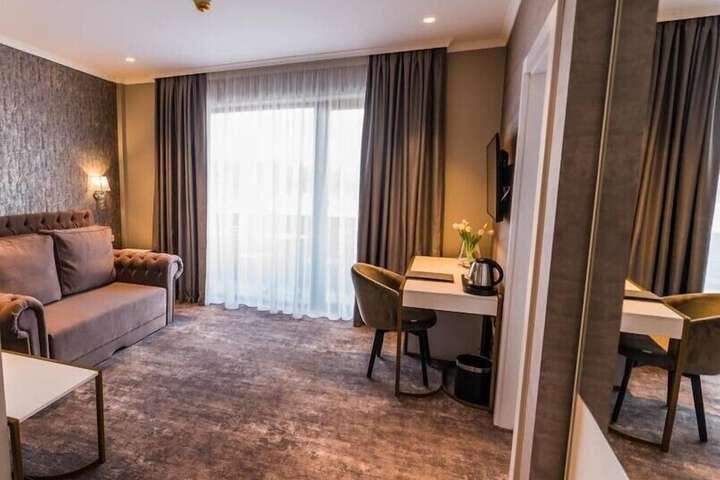 Room 10 of 41