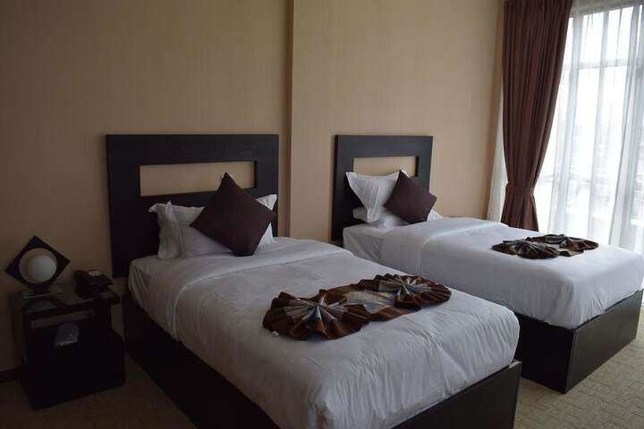 Room 14 of 28