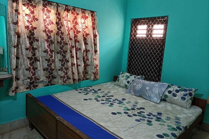 Room 5 of 14