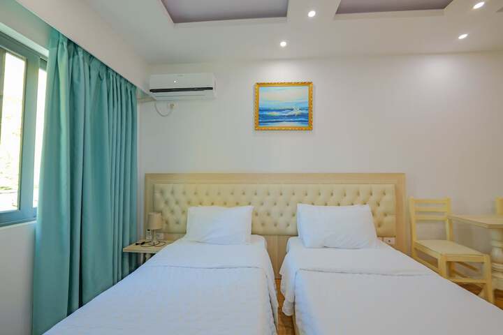 Room 26 of 119