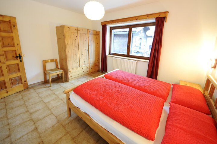 Room 6 of 43