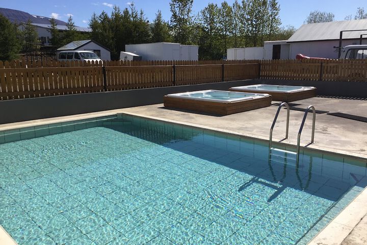 Pools & Facilities