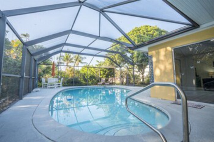 Exterior of Lakeshore - Private & Sanitized Perfect for Social Distancing & Working From Home. Private Pool, Pet Friendly. Discounted During Pandemic. Super-host Support