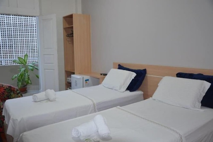 Room 7 of 18