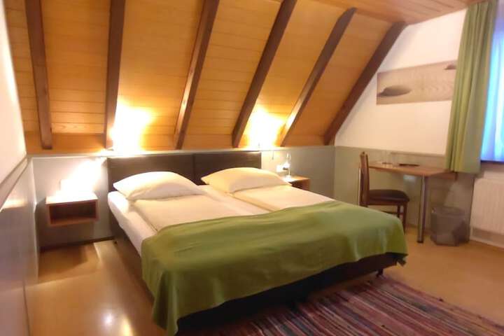 Room 29 of 76