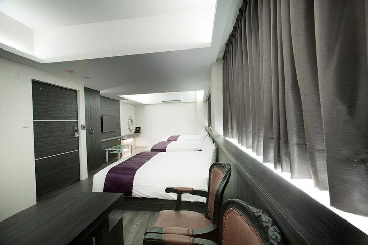 Room 16 of 35