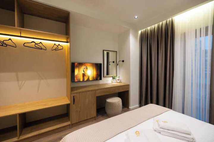 Room 9 of 52
