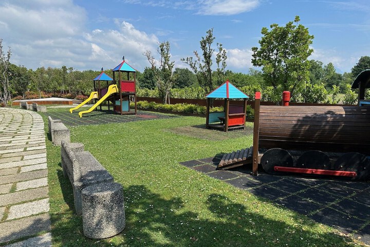 Children's play area - outdoor