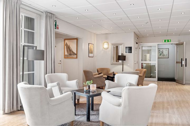 Guest Lobby