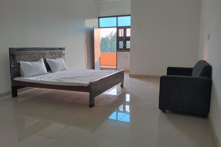 Room 3 of 6