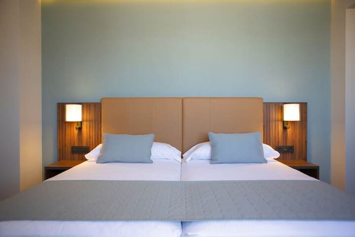 Room 16 of 202