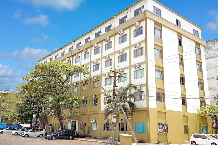Hotel 77 of 79