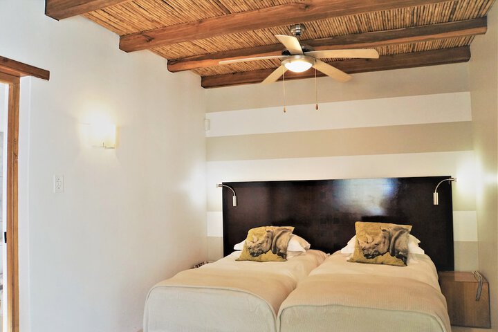 Room 15 of 152