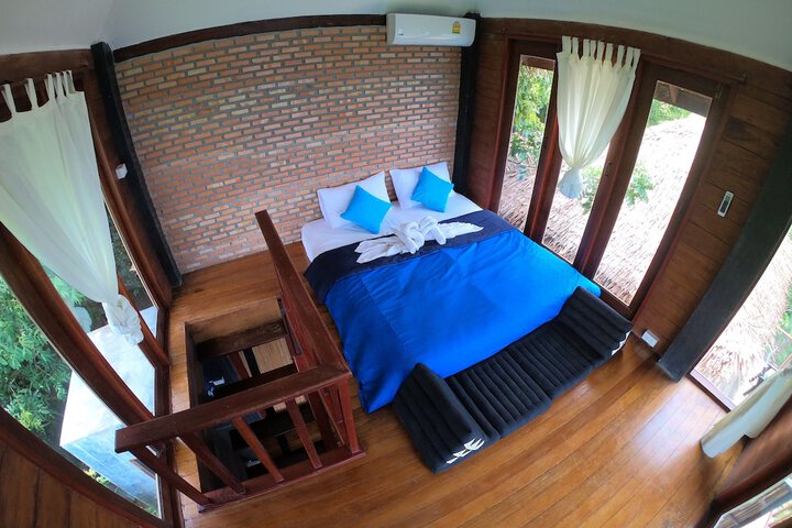 Room 8 of 40