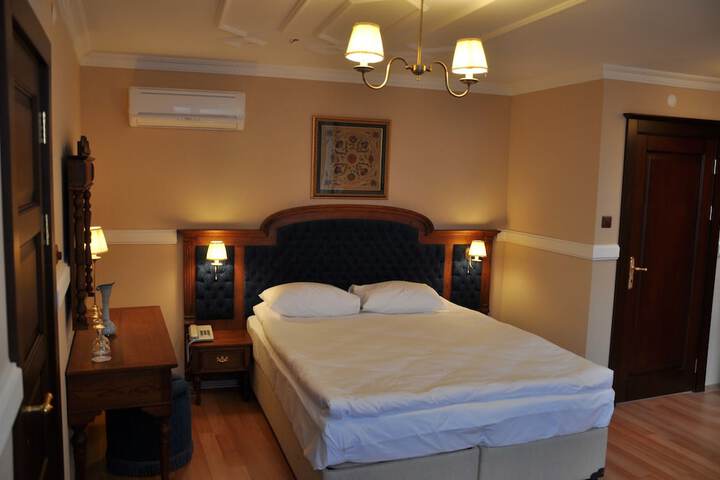 Room 48 of 77