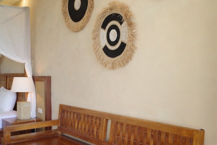 Room 6 of 67