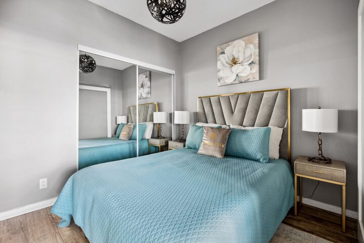Room 8 of 195