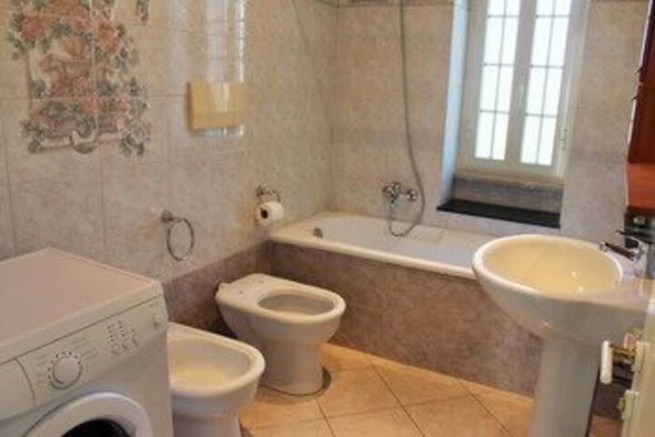 Room 5 of 27