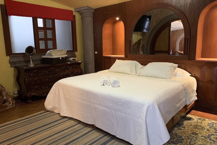 Room 12 of 230