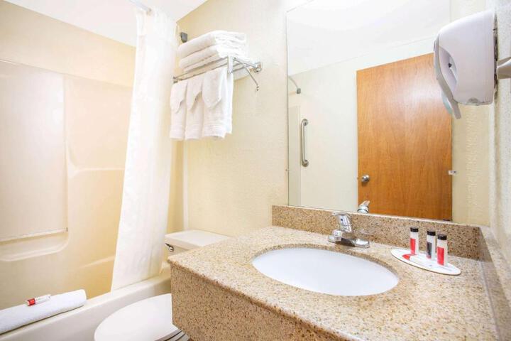 2 Queen Beds Kitchenette Second Floor (15 of 20)