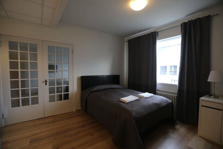 Room 16 of 32