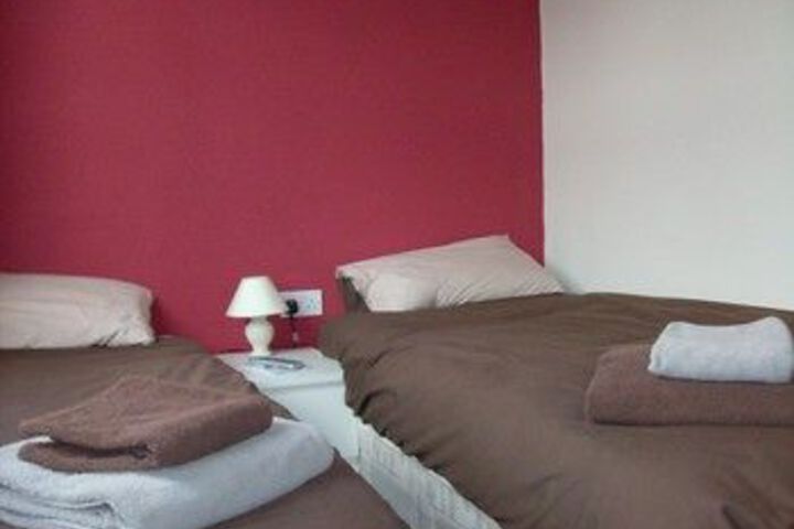 Room 10 of 18