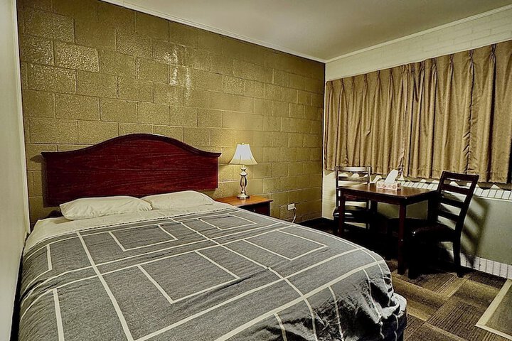 Room 8 of 39