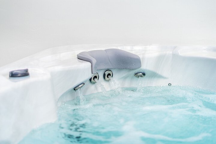Hot Tub 48 of 201