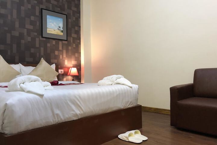 Room 9 of 29