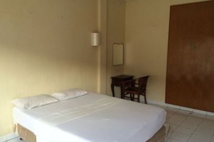 Room 11 of 22